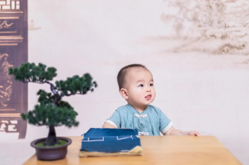 平凉宝宝喊肚子疼怎么回事